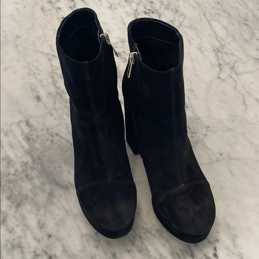 Sam Edelman Azra suede black booties 
Size: US 8